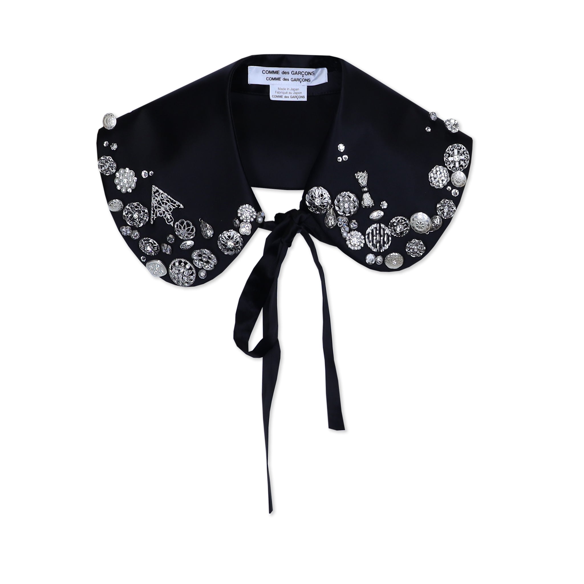 Black Brooch Applique Collar