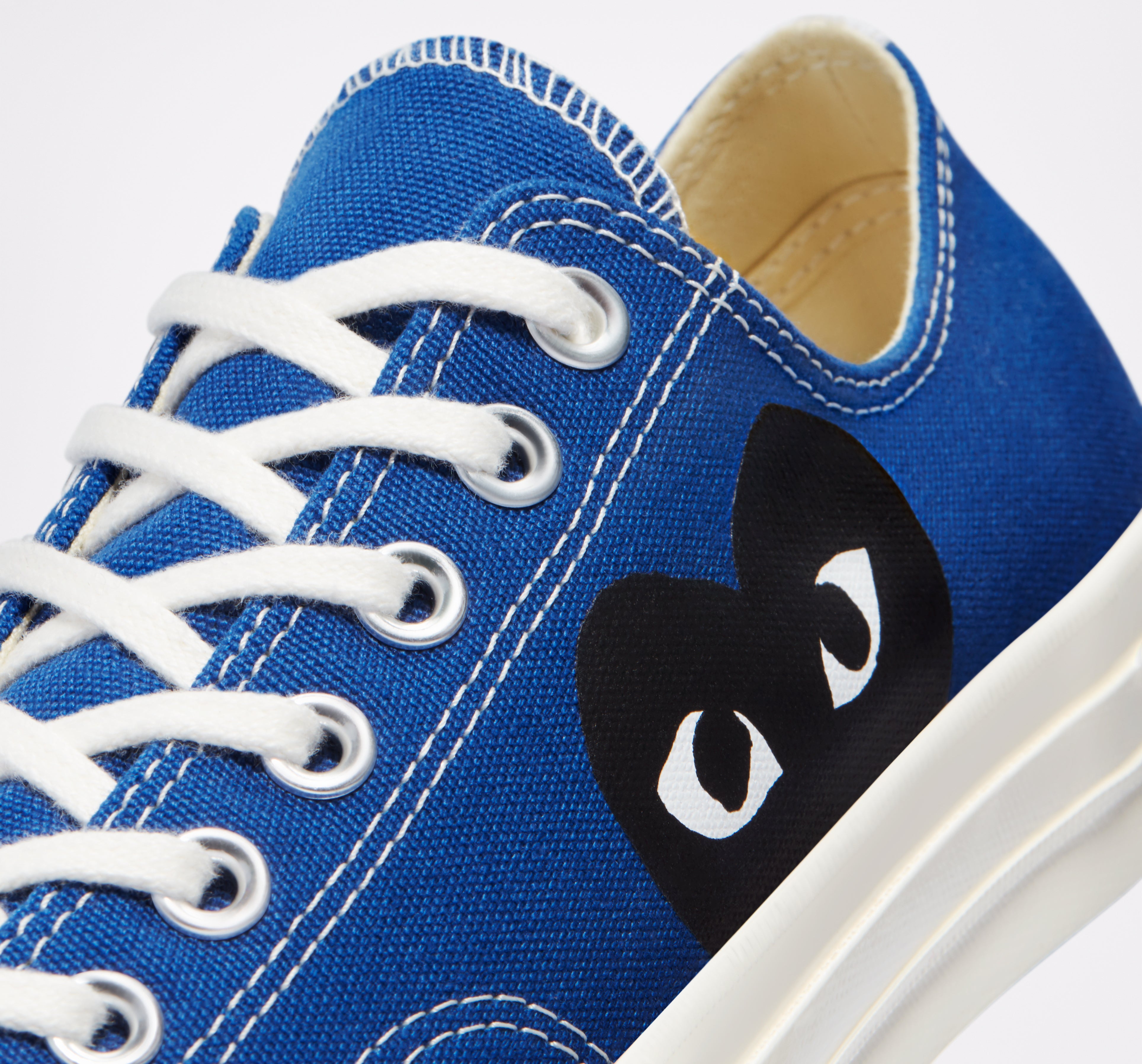 Cdg converse blue heart best sale