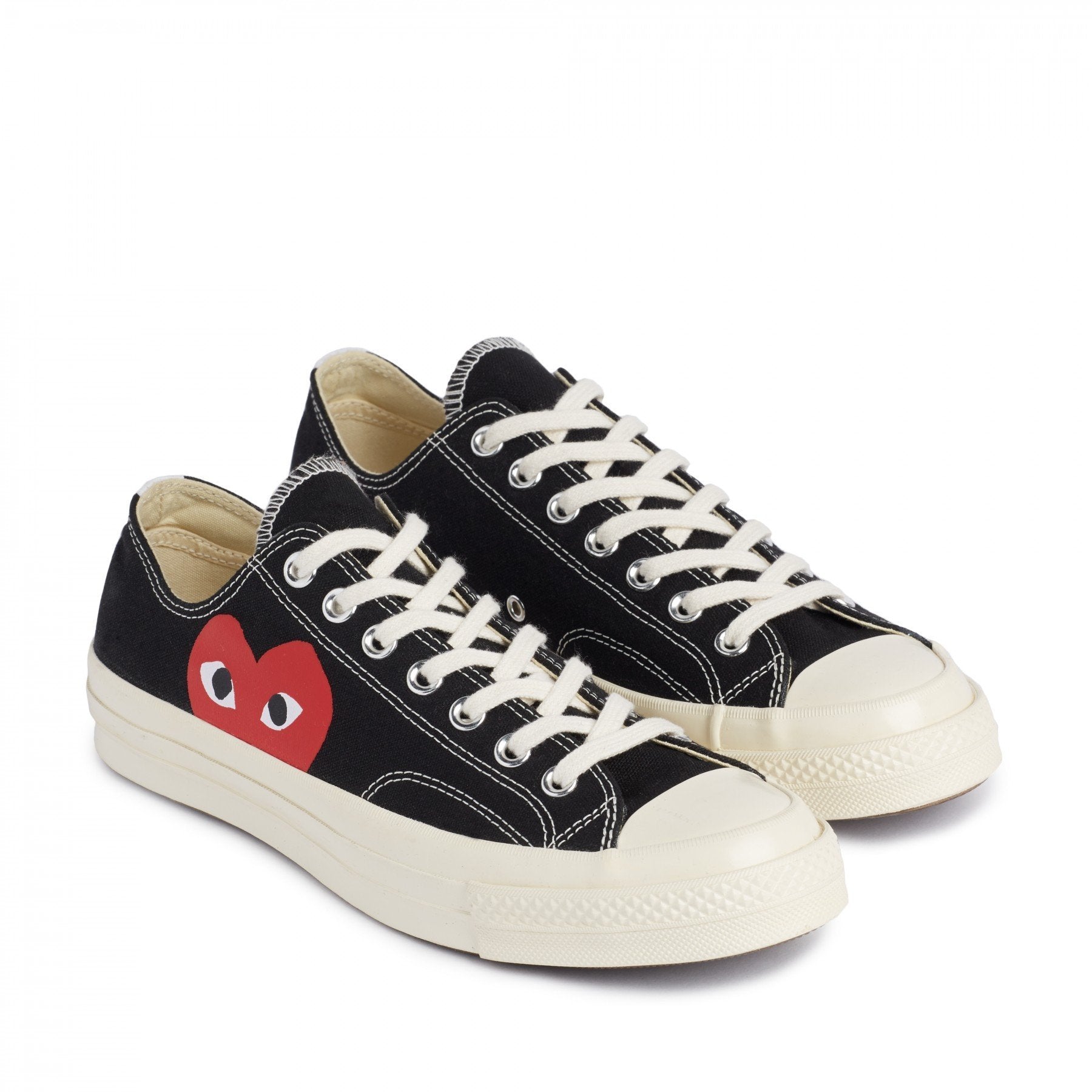 Low top heart converse best sale